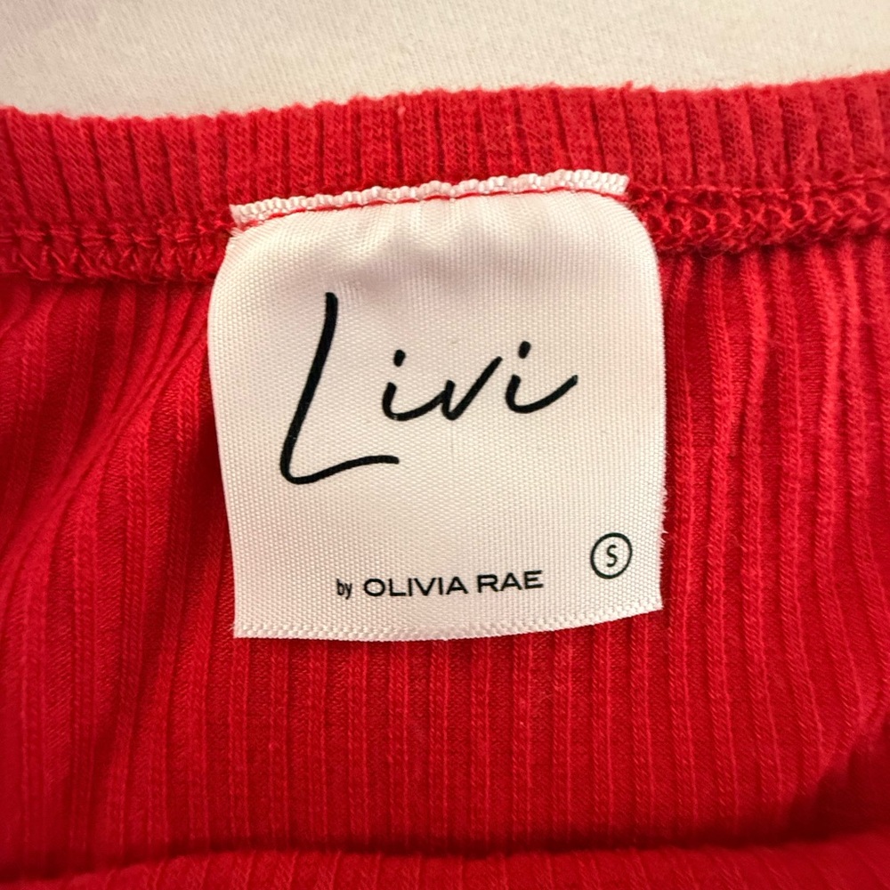 Red Off-Shoulder Ribbed Crop Top - Picture 3 of 3